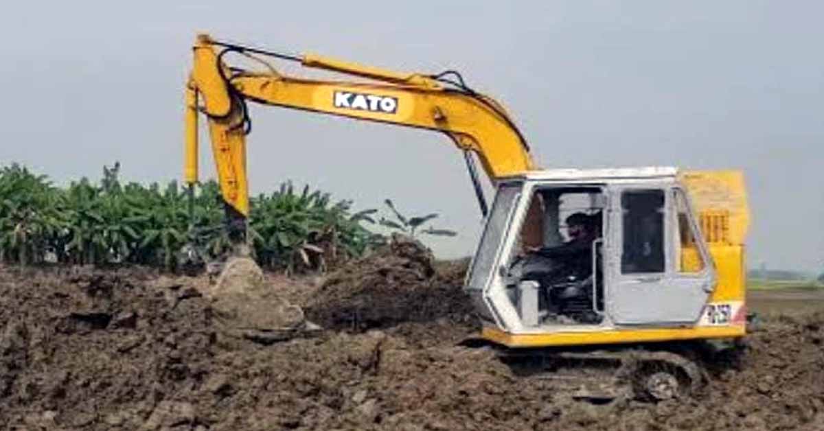 বদলগাছীতে থামছেই না মাটি খেকোদের দৌরাত্ব্য অদৃশ্য কারনে নিরব প্রসাশন