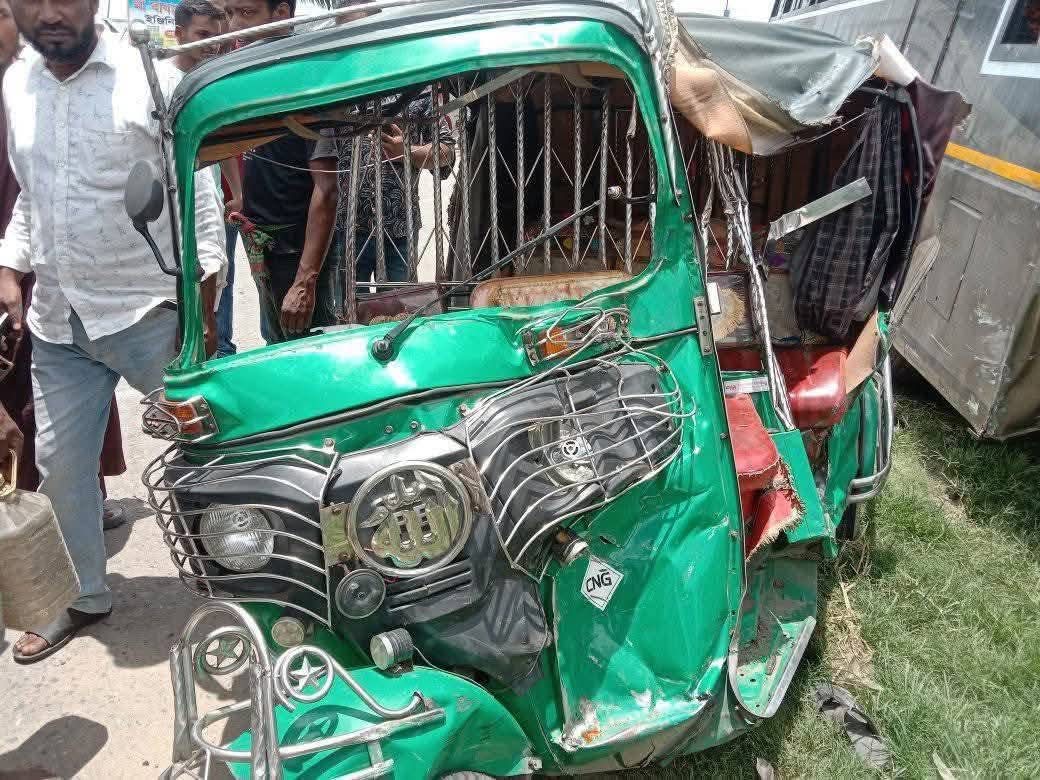 নকলায় বাস-সিএনজি সংঘর্ষে শিশুর মৃত্যু, আহত ৫