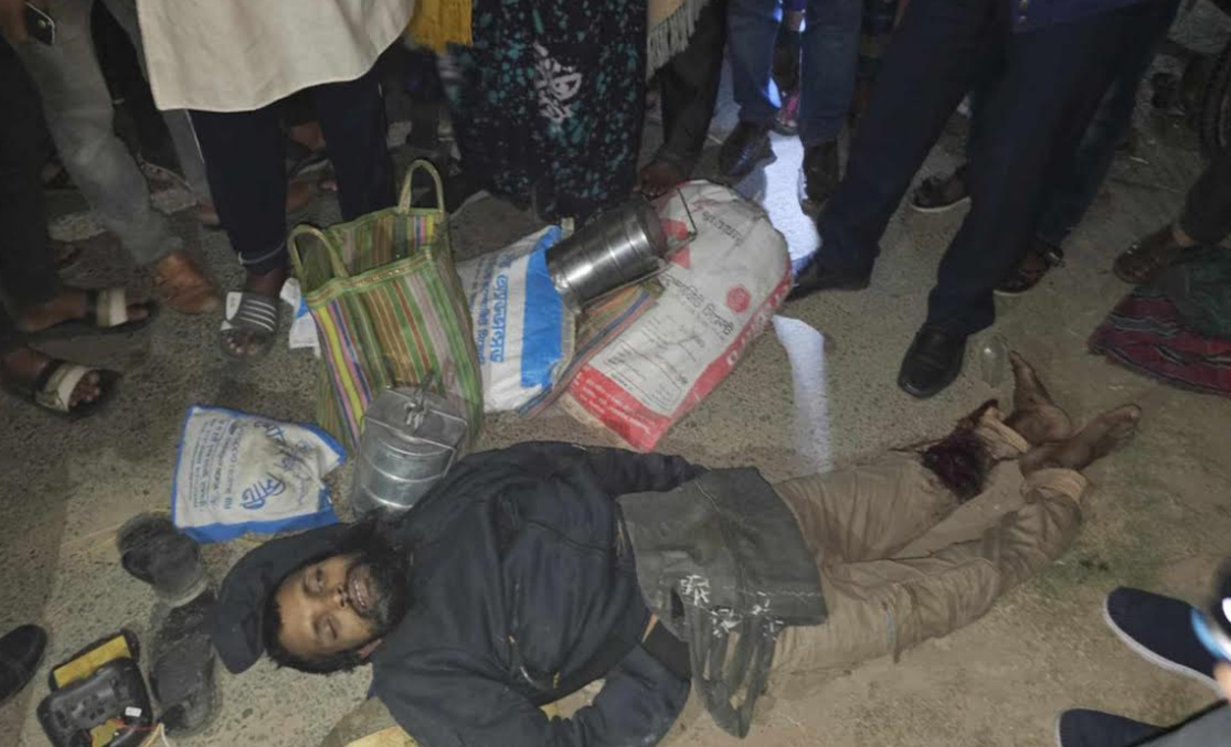 রাজবাড়ীর গোয়ালন্দে সড়ক দুঘটনায় একজন নিহত, আহত ৫ জন।