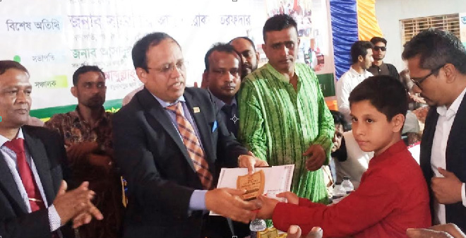 ফুলবাড়ীয়া উপজেলার রঘুনাথপুর উচ্চ বিদ্যালয়ে রঘুনাথপুর ছাত্র উন্নয়ন সংস্থার মেধাবৃত্তি প্রদান