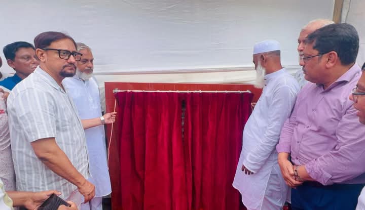 নগরীর যোগাযোগ ব্যবস্থাকে ঢেলে সাজানো হচ্ছে: মেয়র ডা. শাহাদাত হোসেন
