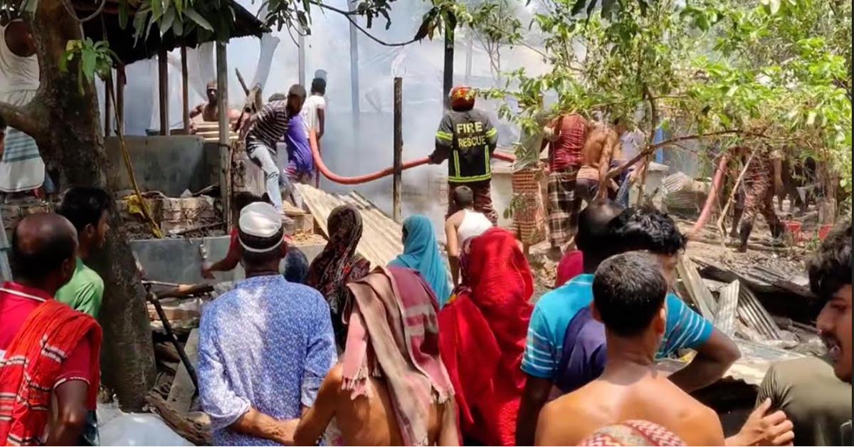 আগুনে তিনটি বাড়ি পুড়ে ৮ লাখ টাকার ক্ষতি