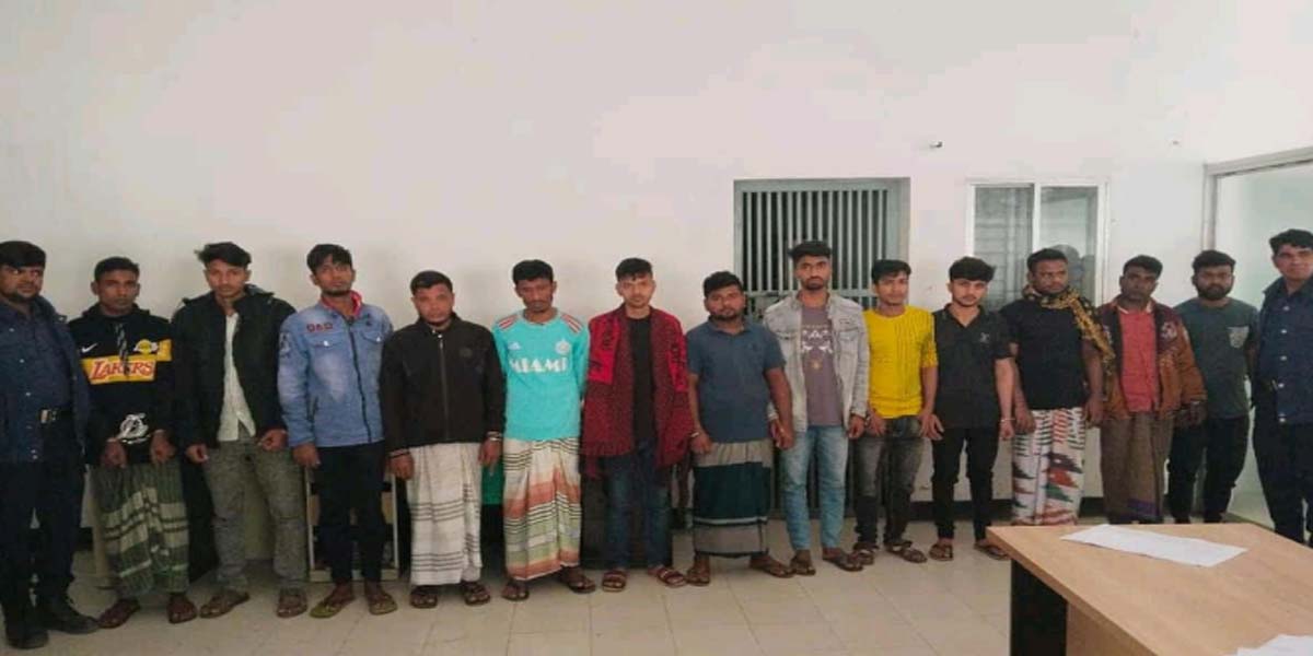 সাভার আশুলিয়ায় পুলিশের ওপর হামলায় গ্রেপ্তার ১৩