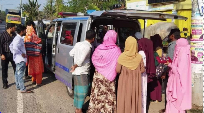 বাগেরহাটে মোড়লগঞ্জে সড়ক দুর্ঘটনায় শিশু শিক্ষার্থী আহত ৩