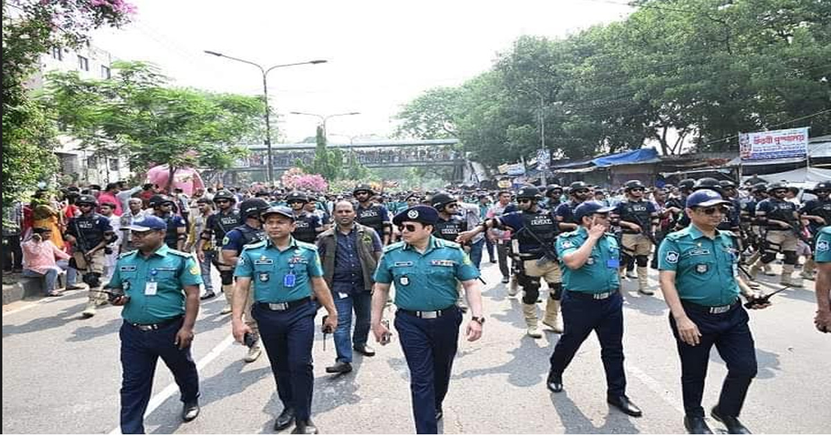ঢাকা মেট্রোপলিটন পুলিশের কঠোর নিরাপত্তায় উৎসবমুখর পরিবেশে মঙ্গল শোভাযাত্রা