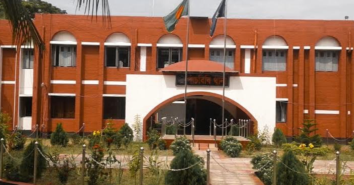 পুলিশ পরিচয়ে ৭০ হাজার টাকা লুট করা ভুয়া পুলিশ গ্রেফতার।
