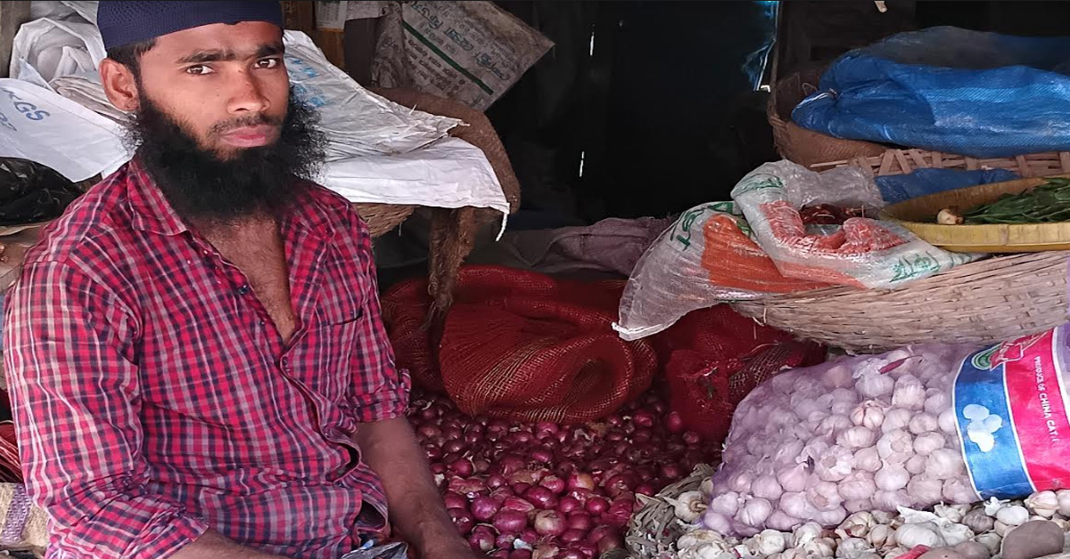 পেঁয়াজের পর এবার দাম বেড়েছে আদা রসুনের