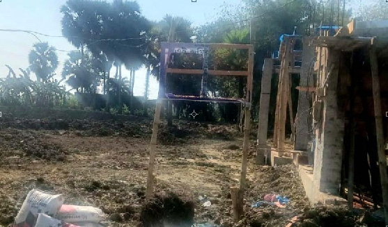 আদমদীঘিতে সাইনবোর্ড ছিড়ে জমির মালিককে হত্যার হুমকির অভিযোগ