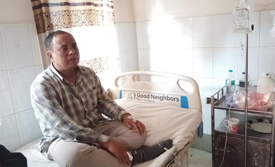 বীরগঞ্জ টিবিএম কলেজের অধ্যক্ষ হামলার শিকার।