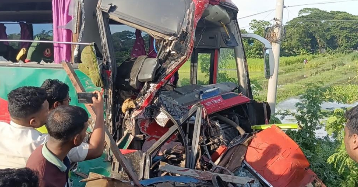 ফরিদপুরে মুখোমুখি সংঘর্ষে ড্রাইভার ৩  জন নিহত, আহত ৪০