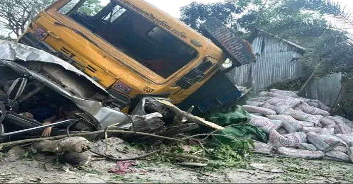 ঝালকাঠি সড়ক দুর্ঘটনায় ১৪ জন নিহত